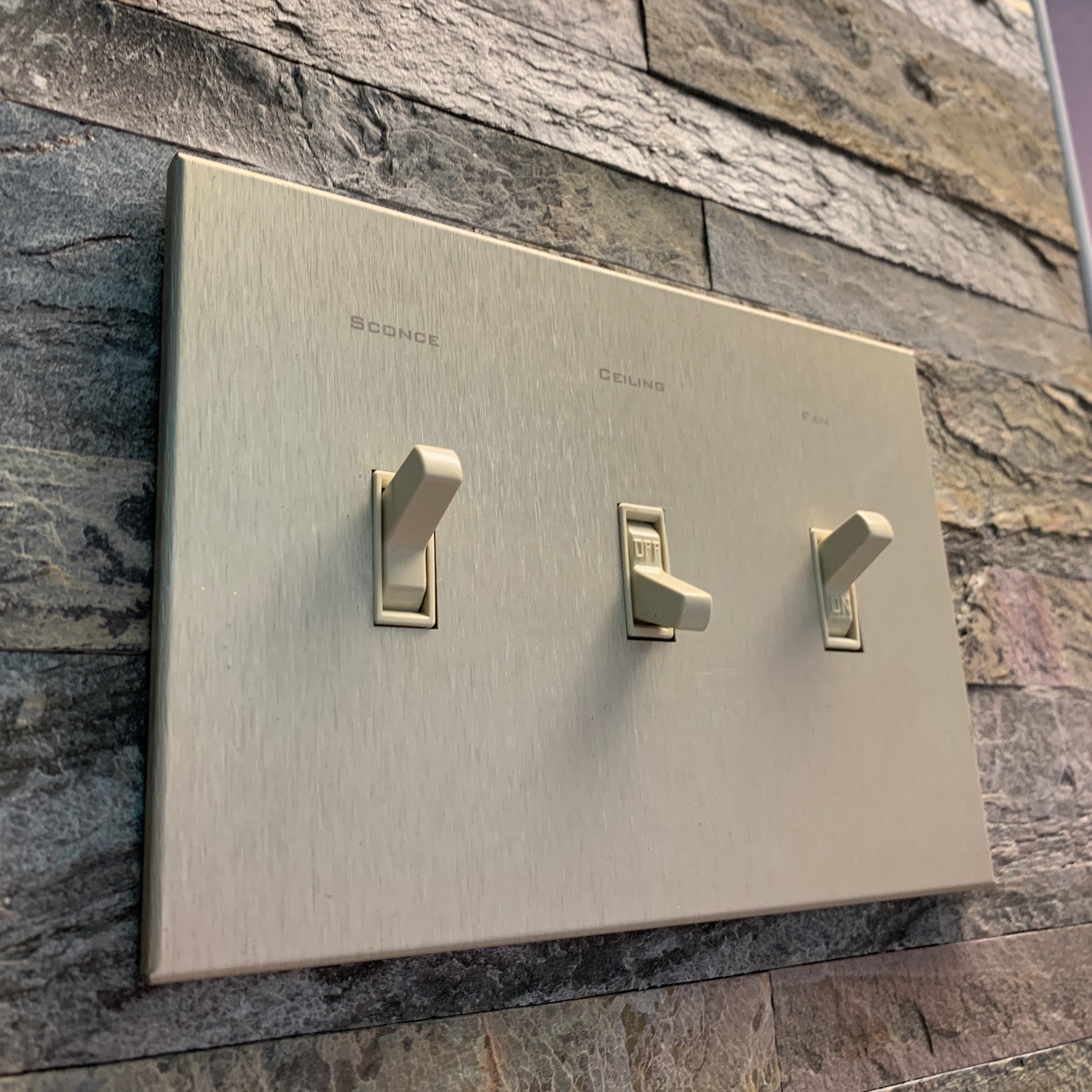 CleanPlate Classic Wall Plate in Midcentury Gold | Light switches