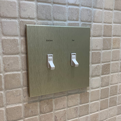CleanPlate Classic Wall Plate in Midcentury Gold | Light switches