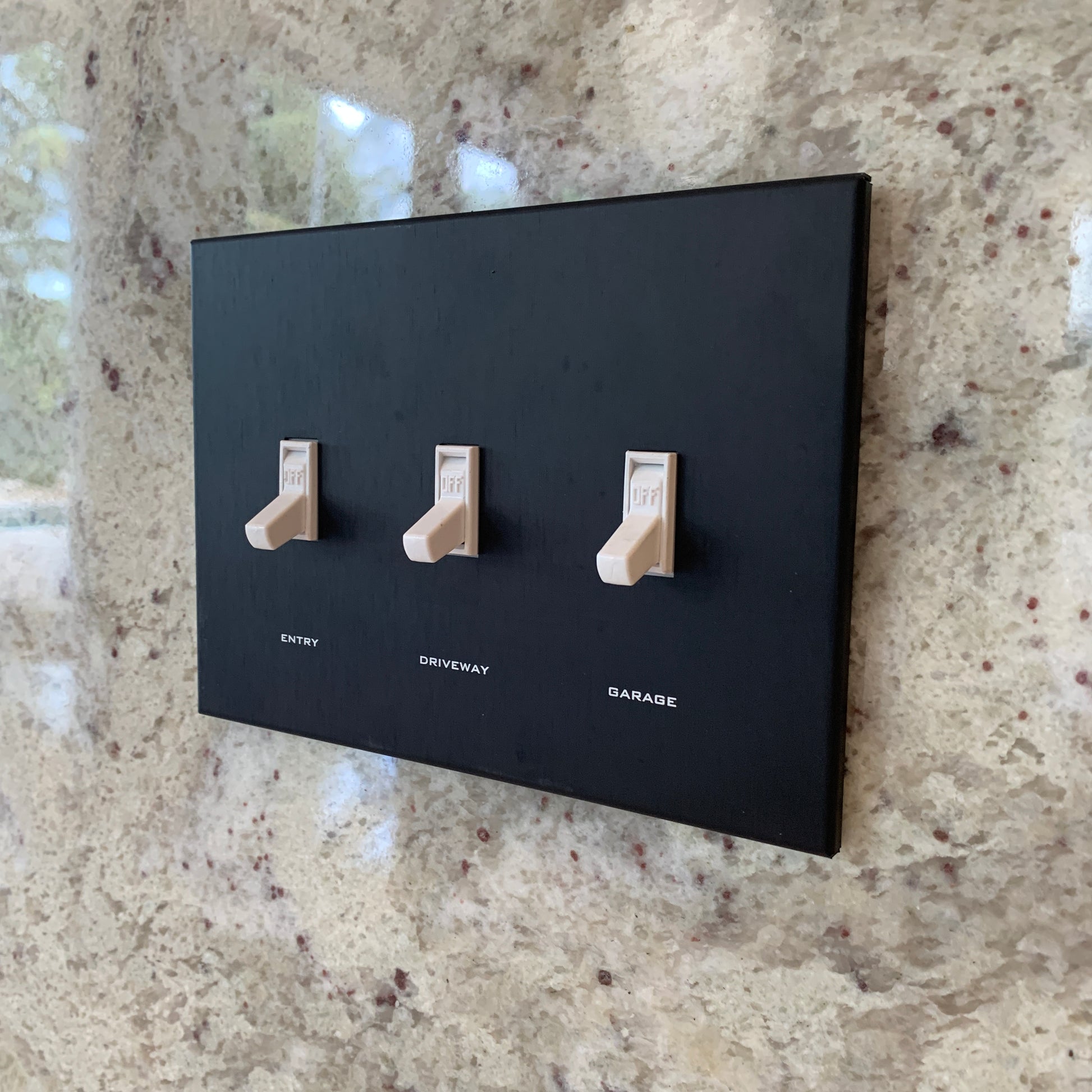 CleanPlate Classic Wall Plate in Jet Black | Light switches