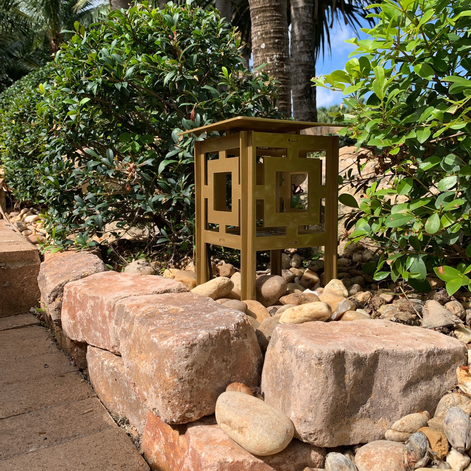 RadiantLight Modern Landscape Light - Garden Light in day