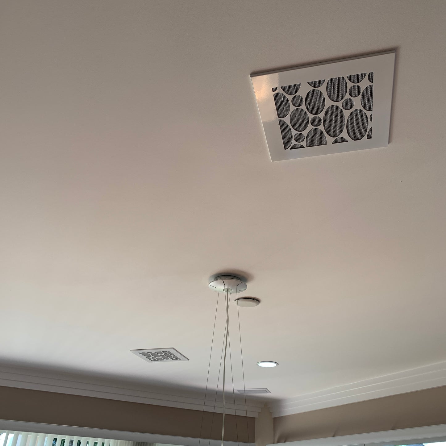 AC ceiling vent - CleanVent Ellipse Pattern