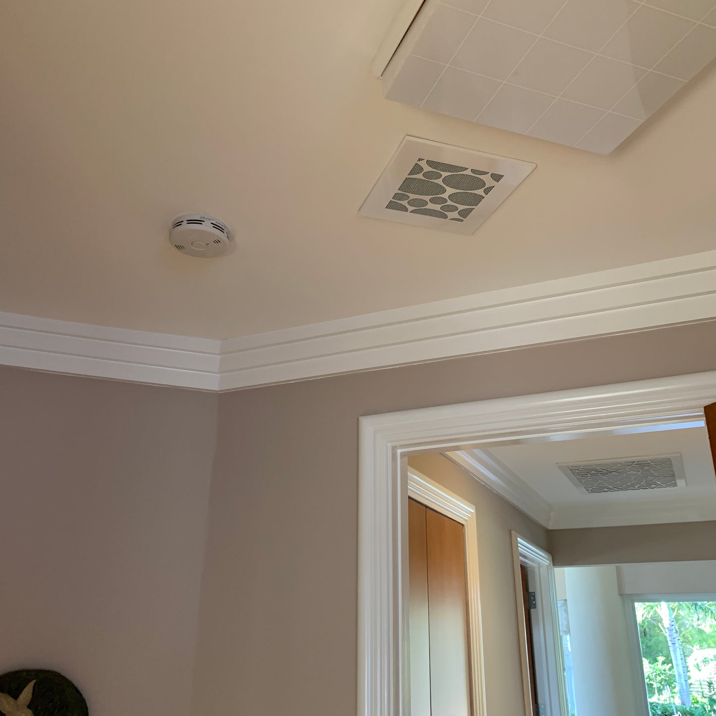 AC ceiling vent - CleanVent Ellipse Pattern
