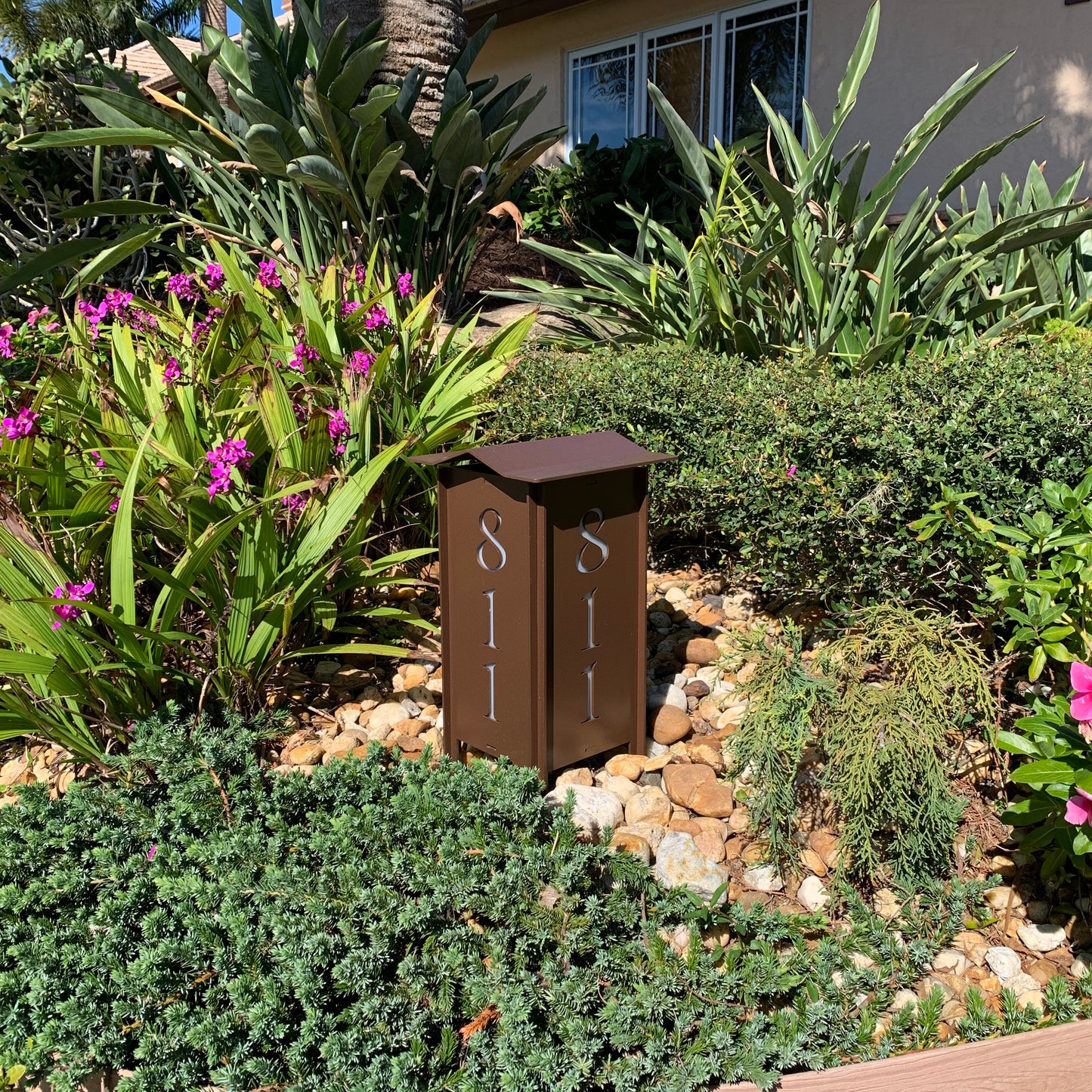 ADDRESS MARKER Landscape Light - Garden Light in bush
