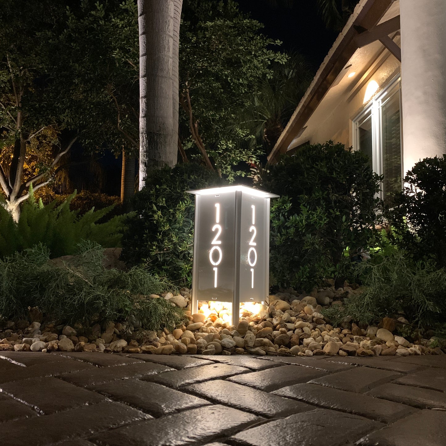 ADDRESS MARKER Landscape Light - Garden Light at night